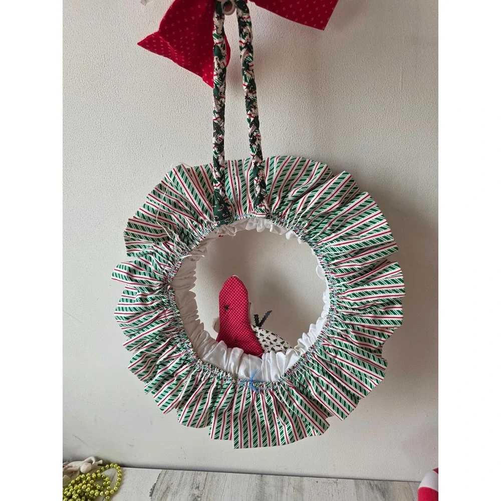 Vintage knit wreath Xmas Santa country folk decor with bow